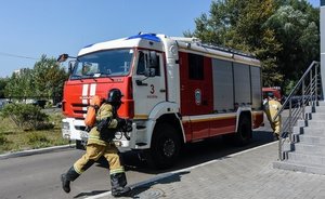 В Казани на пожаре в многоэтажке спасли трех человек