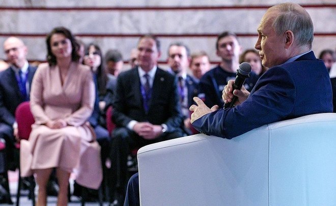 СМИ: Кремль планирует провести «Прямую линию» с Владимиром Путиным 14 декабря