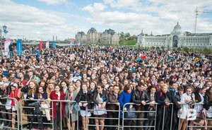 Правительство России выделило более 204 млрд рублей для выплат на школьников