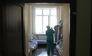 В Татарстане девочка во время игры воткнула кость сестре в глаз