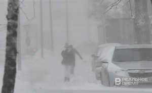 Татарстан тонет в снегу: перекрытые трассы, задержанные поставки, кратный рост цен на такси