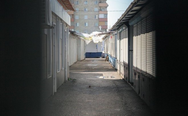 В Казани демонтируют четыре самовольно установленных торговых объекта