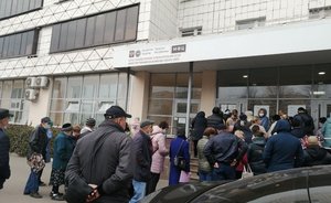 В Казани образовалась очередь у МФЦ