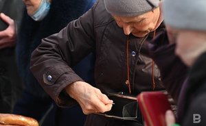 ВЦИОМ узнал, на что тратят деньги россияне до и после 50 лет