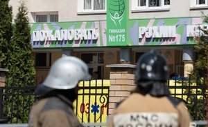 У гимназии №175 школьница упала в обморок — она пришла за вещами