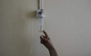 Устроивший стрельбу в пермском вузе все еще находится в тяжелом состоянии