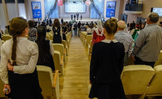 Смартфоны российских школьников хотят заменить на «шкулфоны»