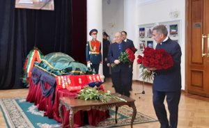 Первые лица Татарстана приехали проститься с Кафилем Амировым