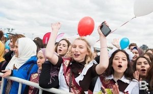 В Казани в преддверии последних звонков почти в 2 раза увеличился спрос на парикмахеров и на платья