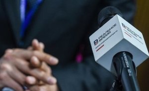 Главное за выходные: жесткое задержание семьи в центре Казани, убийство учителя во Франции