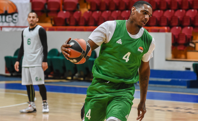 Форварда УНИКСа Кларка оштрафовали за нарушение дисциплины