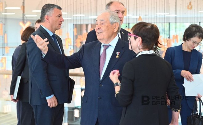 Минтимер Шаймиев подарил Национальной библиотеке Татарстана более 3,6 тысячи книг