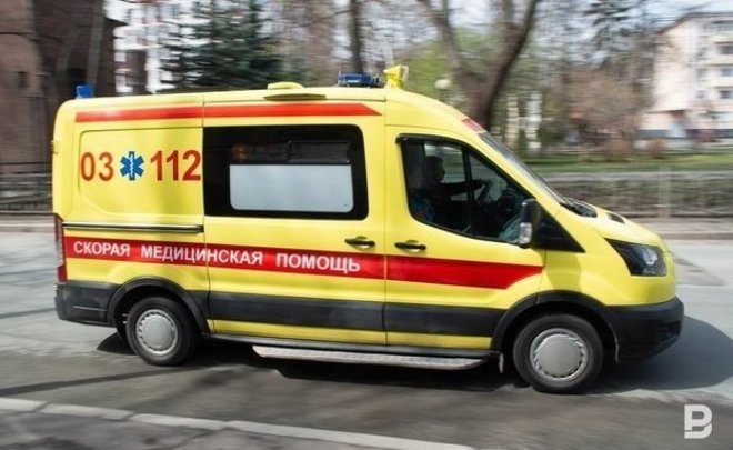 В Казани машина скорой помощи загорелась во время движения