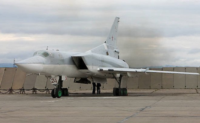 В Сети появилось видео полета двух казанских бомбардировщиков Ту-22М3 над Черным морем