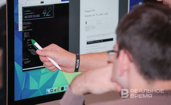 Итоги дня: кибервойска в России, КФУ в Каире, священнослужитель в ИВС