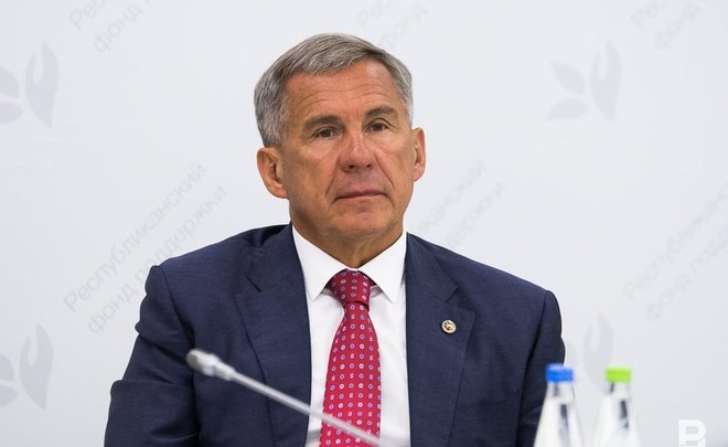 Минниханов вернулся в Казань с форума в Давосе