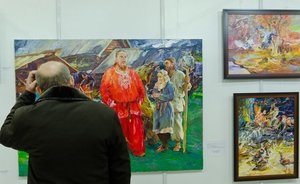 В Челнах меценат подарил храму картину Владимира Акимова