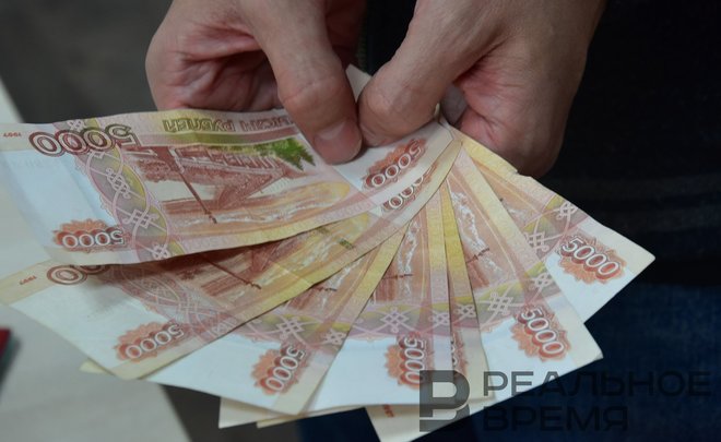 В Татарстане под суд пойдет иностранец, пытавшийся дать 10 тысяч долларов в качестве взятки на таможне