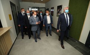 Итоги дня: Минниханов в Нижнекамске, евро за 90, Навальный вышел из комы