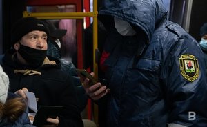 За минувшие сутки в общественном транспорте Казани обнаружили 366 пассажиров без QR-кодов