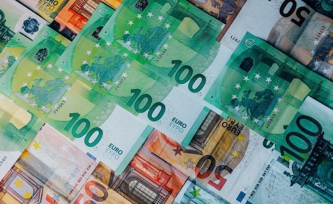 В Минфине РФ предложили временно увеличить лимит беспошлинного ввоза товаров до €1 000