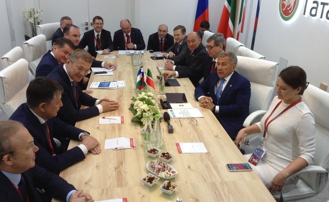 Минниханов и Хабиров подписали новый документ о сотрудничестве Татарстана и Башкирии
