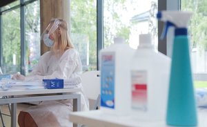 Главное о коронавирусе на 4 ноября: спрей вместо маски, разработка вакцины против гриппа и COVID-19