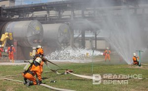 В Башкирии потушили резервуар с нефтью, который загорелся от попадания молнии