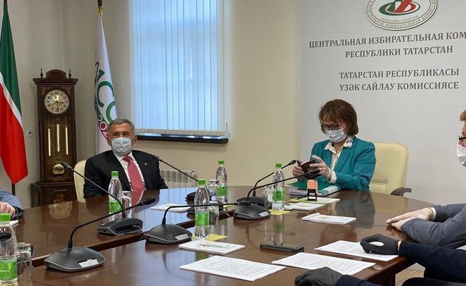 Минниханов подал документы на выдвижение кандидатом в президенты Татарстана