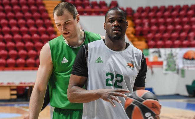 Артем Параховский: «Мне без разницы, кто у них там что делает, надо смотреть на свою игру»