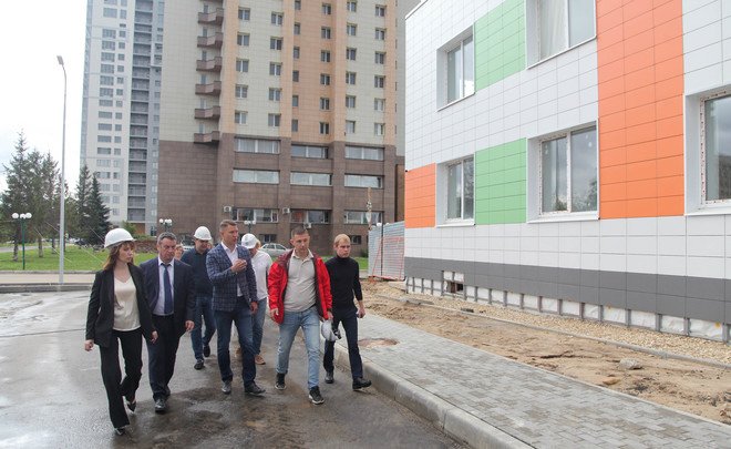 Генеральный директор ПАО «Казаньоргсинтез» посетил стройплощадку нового детсада на улице Яруллина