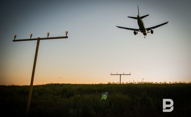 При аварийной посадке самолета в Барнауле пострадали свыше 20 человек