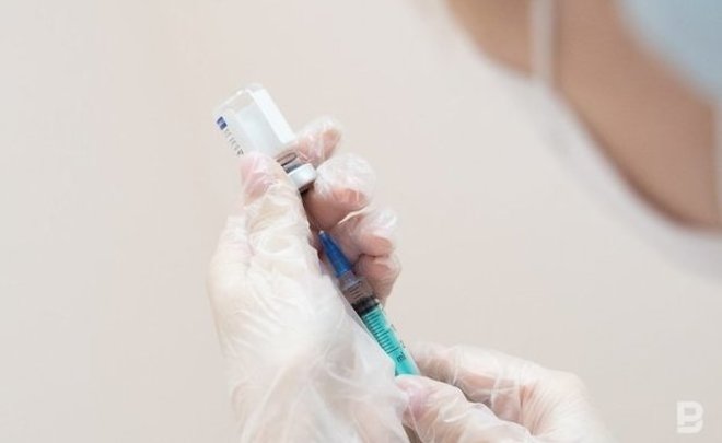 В России выпустили 70 тысяч доз вакцины от COVID-19 «КовиВак»