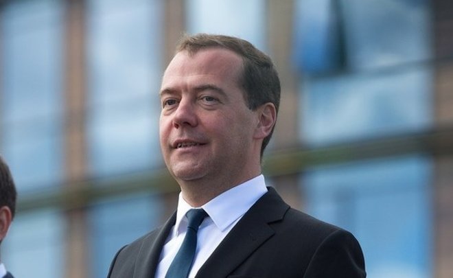 Медведев поручил проработать соглашения о границах регионов