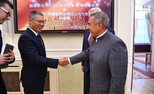 Раис Татарстана встретился с делегацией китайской компании FAW Jiefang Automobile Co., Ltd.