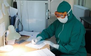 В России за сутки зарегистрировали 9 908 случаев заражения COVID-19