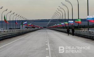 На обходе Нижнекамска и Челнов начали монтаж балок пролетного строения моста через Каму