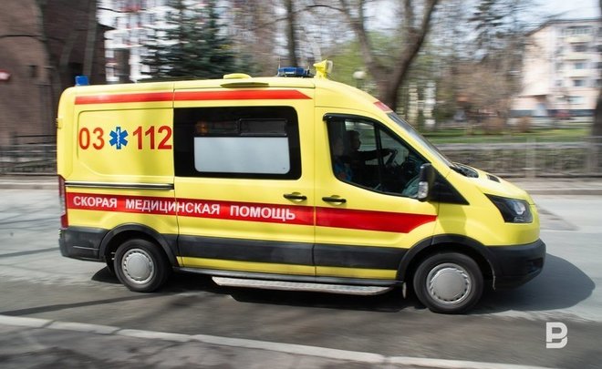В Челнах местный житель отказался убирать свою машину, чтобы пропустить скорую помощь