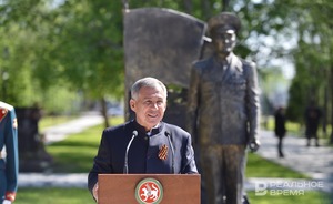 Рустам Минниханов поздравил татарстанцев с Днем Победы