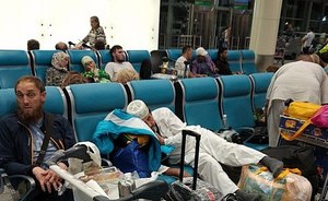 Застрявшие в аэропорту Домодево российские мусульмане вылетели в Мекку