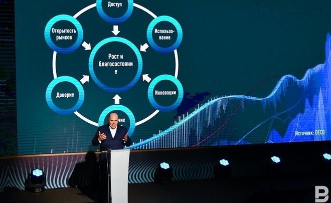 Мишустин распорядился упростить получение пособий на детей