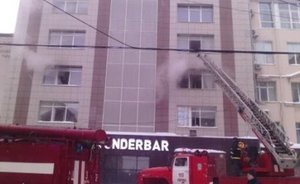 В МЧС назвали предварительную причину пожара в офисном здании в центре Перми