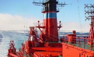 Госдума РФ запретила иностранным судам перевозить нефть и газ по Северному морскому пути