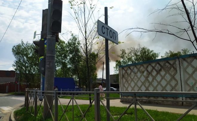 В Казани рядом с молкомбинатом произошел пожар