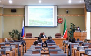 Минниханов провел совещание по вопросам благоустройства набережной Казанки