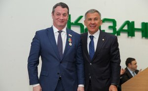 Рустам Минниханов наградил Фарида Минигулова медалью за заслуги перед Татарстаном