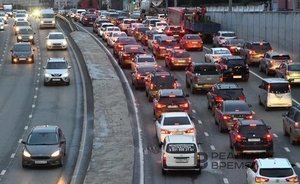 Улицы Казани снова стоят в пробках — они достигли 7 баллов