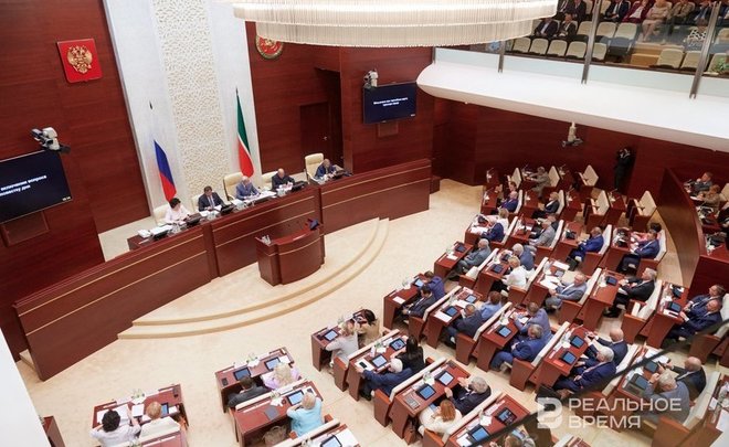 Итоги дня: первые миллиарды Казани на БРИКС, бездефицитный бюджет Татарстана, смерть главы комбината «Майский»