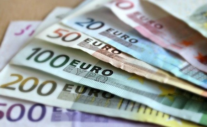 Курс евро поднялся выше 91 рубля впервые с 17 ноября