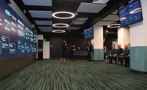 Премьер-министру Узбекистана рассказали о подготовке IT-специалистов в Казани